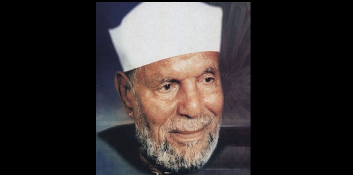 جامعة مصرية تحقق مع أستاذ وصف الشعراوي وعمرو خالد بـ"الدجالين"