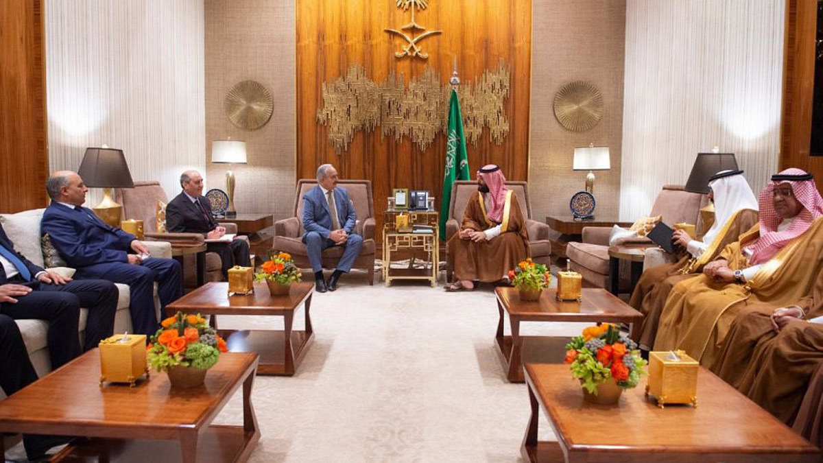 محمد بن سلمان يبحث مع حفتر جهود تحقيق الاستقرار في ليبيا (فيديو)
