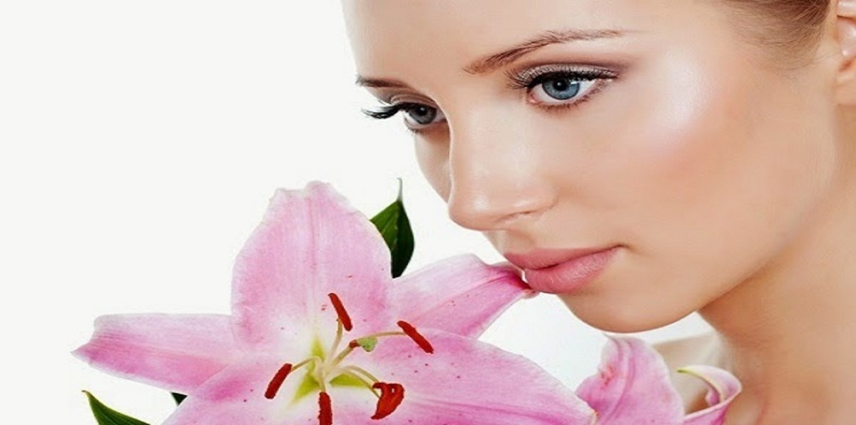 التخلي عن مستحضرات التجميل بداية علاج التهاب الجلد