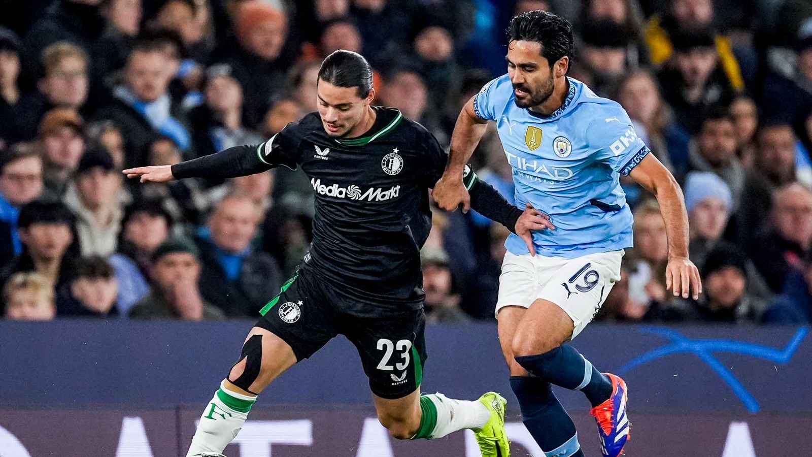 جزائري يسقط هيبة سيتي غوارديولا.. من هو؟