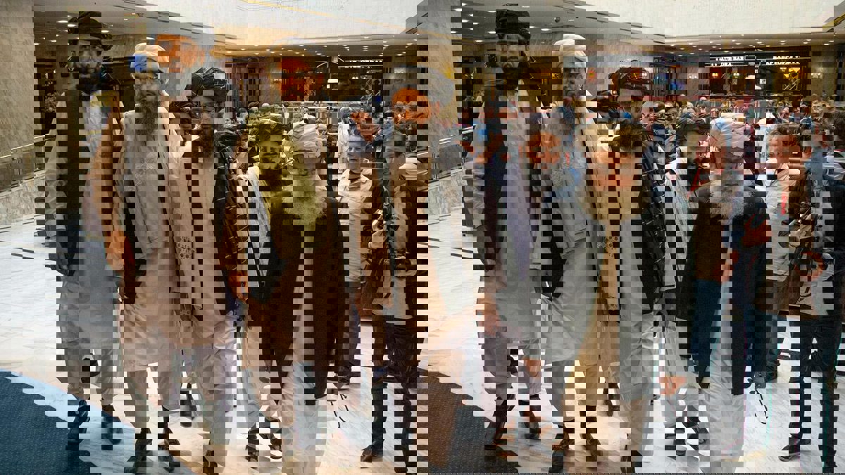 وفد كبير من طالبان يصل قطر لتوقيع اتفاق الانسحاب الأمريكي من أفغانستان