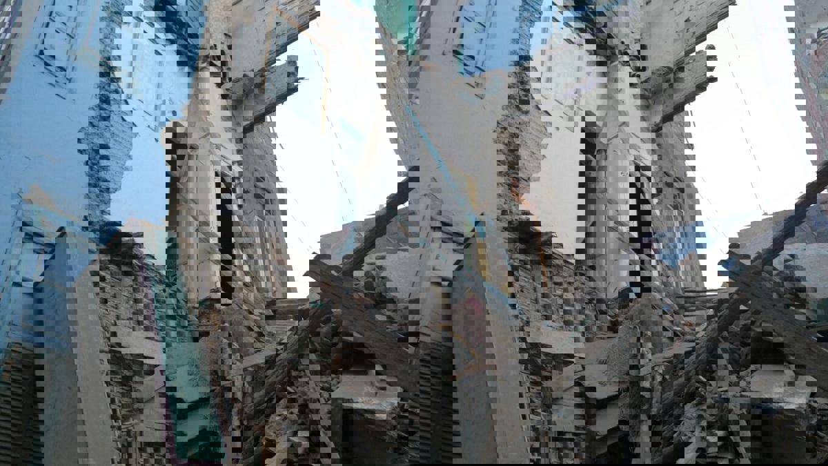 السعودية .. إصابة شخصين في انهيار منزل قديم بالرياض (صور)