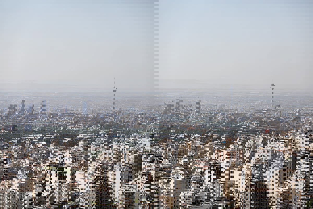 "طهران أنظف من باريس".. تصريح لمسؤول إيراني يثير سخرية واسعة
