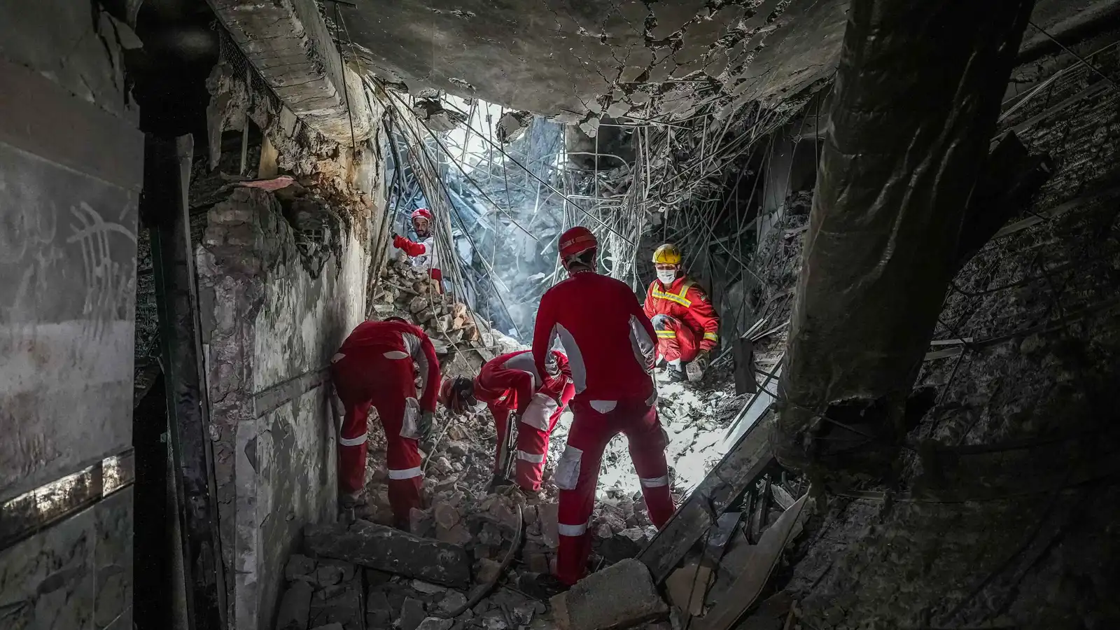 خطط على 3 مستويات.. إيران تراجع دفاعها إثر إخفاق "الأسد الصاعد"