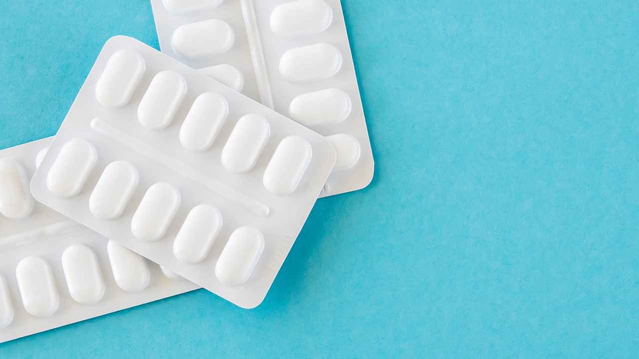 الباراسيتامول" يتحول إلى ترند مميت في الجزائر.. ما القصة؟ | إرم نيوز