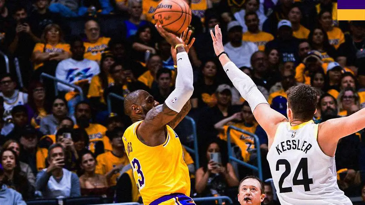 لوس أنجليس ليكرز يهزم يوتا جاز بدوري السلة الأمريكي في أول مباراة لدونتشيتش