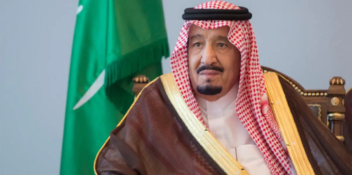 الملك سلمان يحذر من حملات تستهدف "وسطية الإسلام"