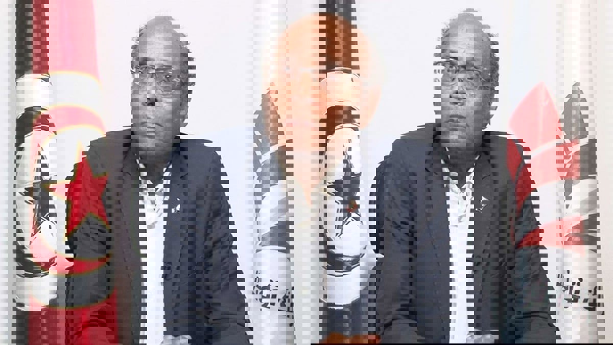 "جون أفريك": عقبات تواجه تنفيذ مذكرة الاعتقال الدولية بحق المنصف المرزوقي