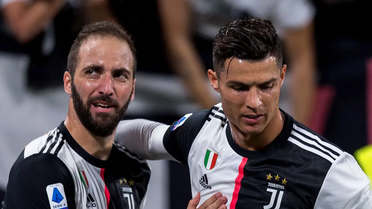 هيغواين: يوفنتوس طردني بعد التعاقد مع كريستيانو رونالدو.. وكنت قريبًا من الاعتزال
