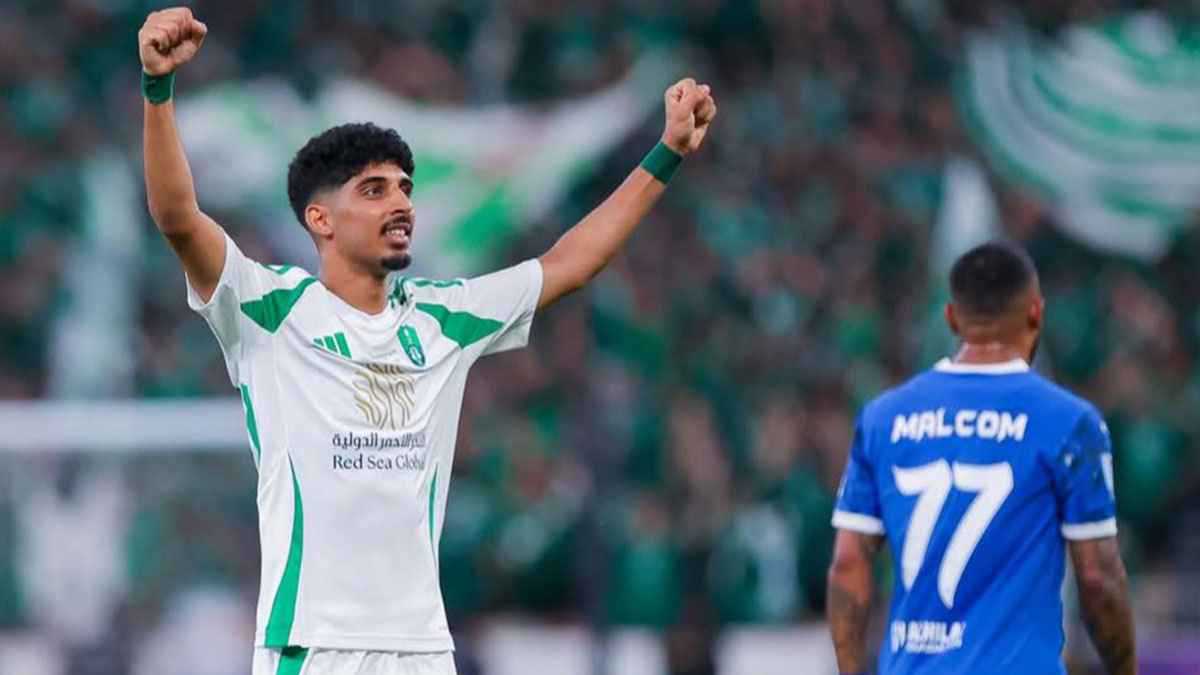 الأهلي السعودي يوجه ضربة للنصر والاتحاد