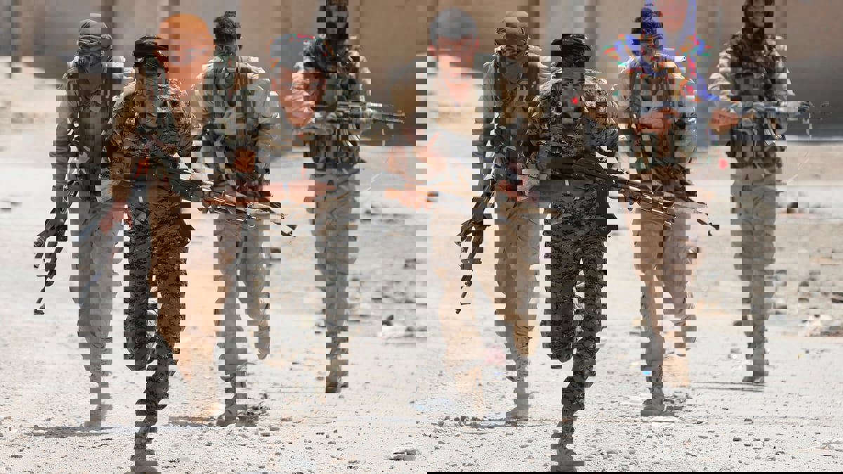 المرصد: استسلام 150 من مقاتلي داعش في شرق سوريا‎