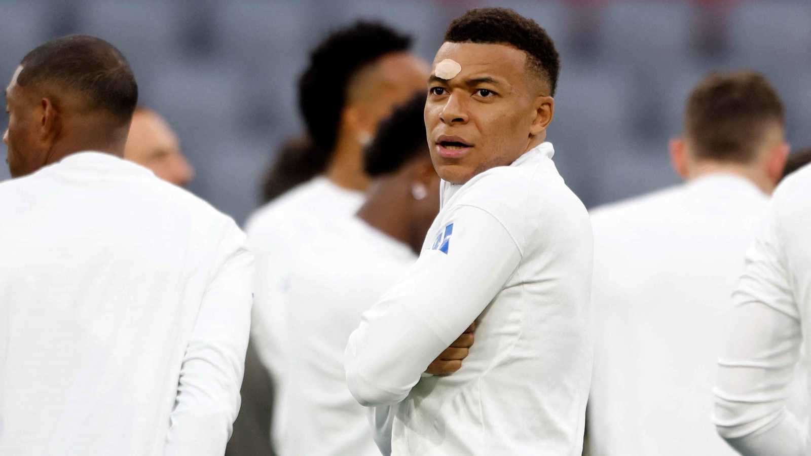 لا يريد كلوب.. مبابي يختار "أسطورة" لقيادة ريال مدريد 