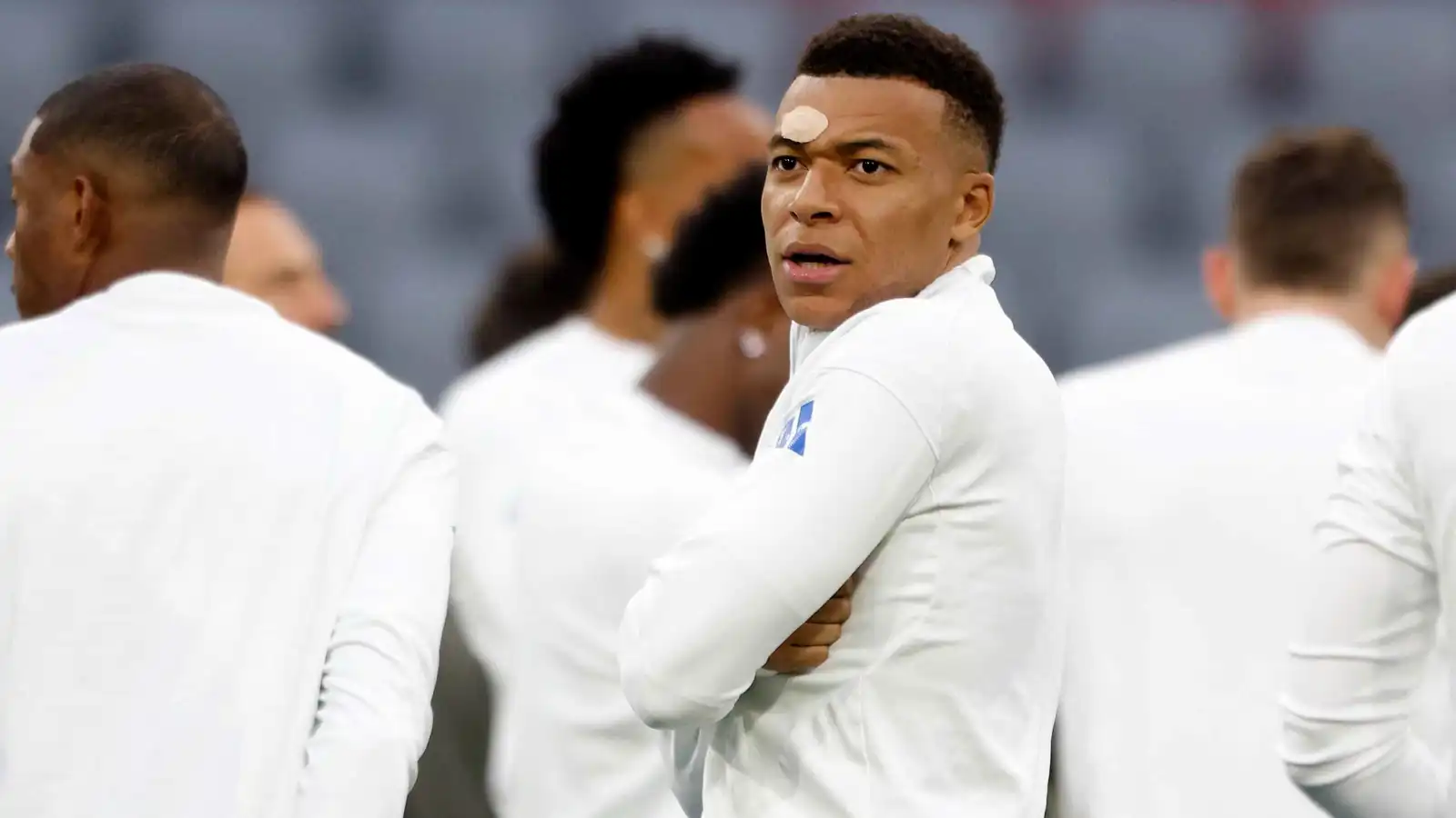 لا يريد كلوب.. مبابي يختار "أسطورة" لقيادة ريال مدريد