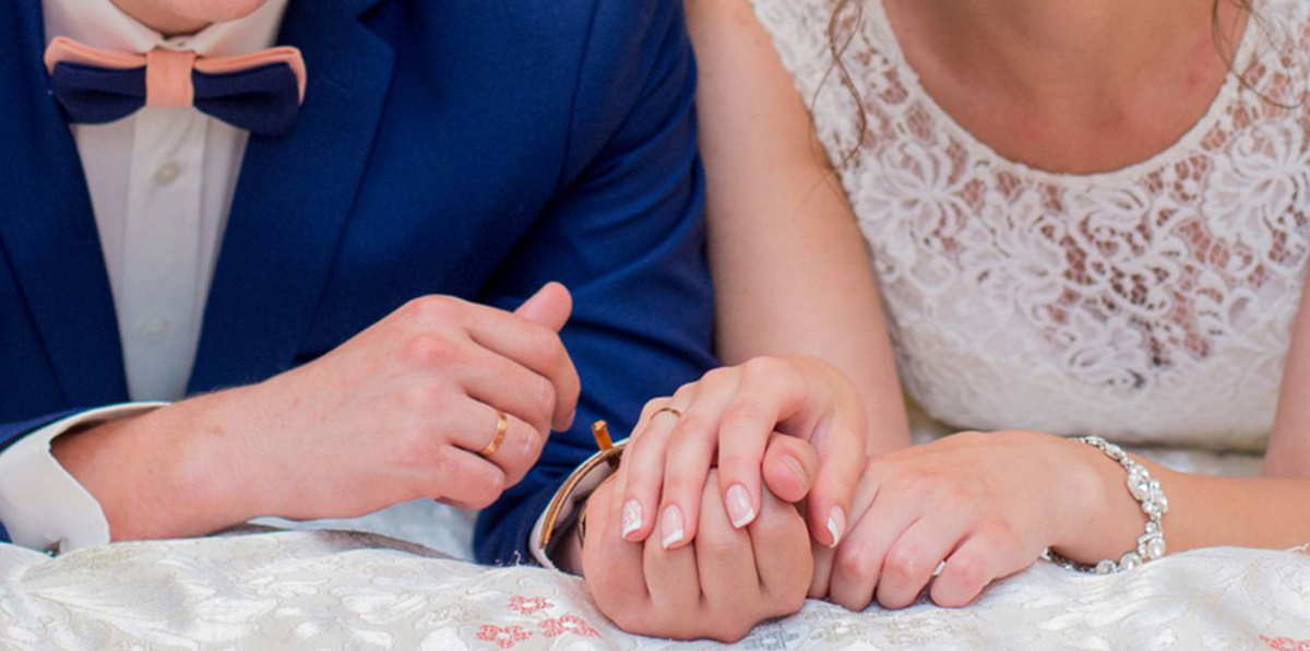 تزوجوا قبل هذا السن .. دراسة تحدد السن الأصعب للارتباط (فيديو غراف)