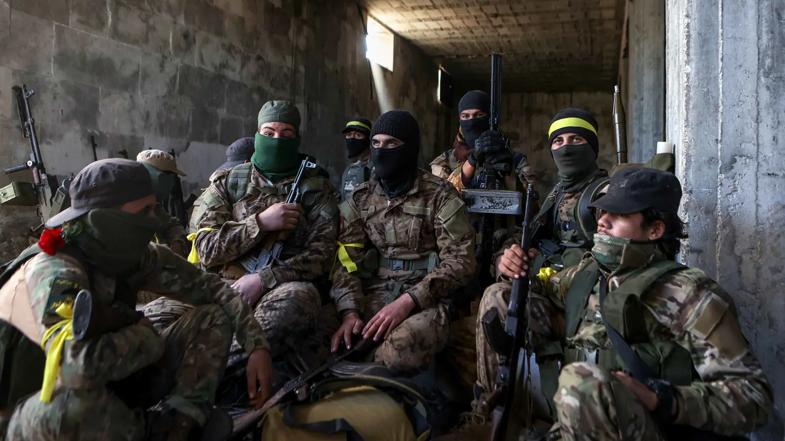 "اللعب بالنار".. ماذا وراء تصعيد الفصائل شمال سوريا؟