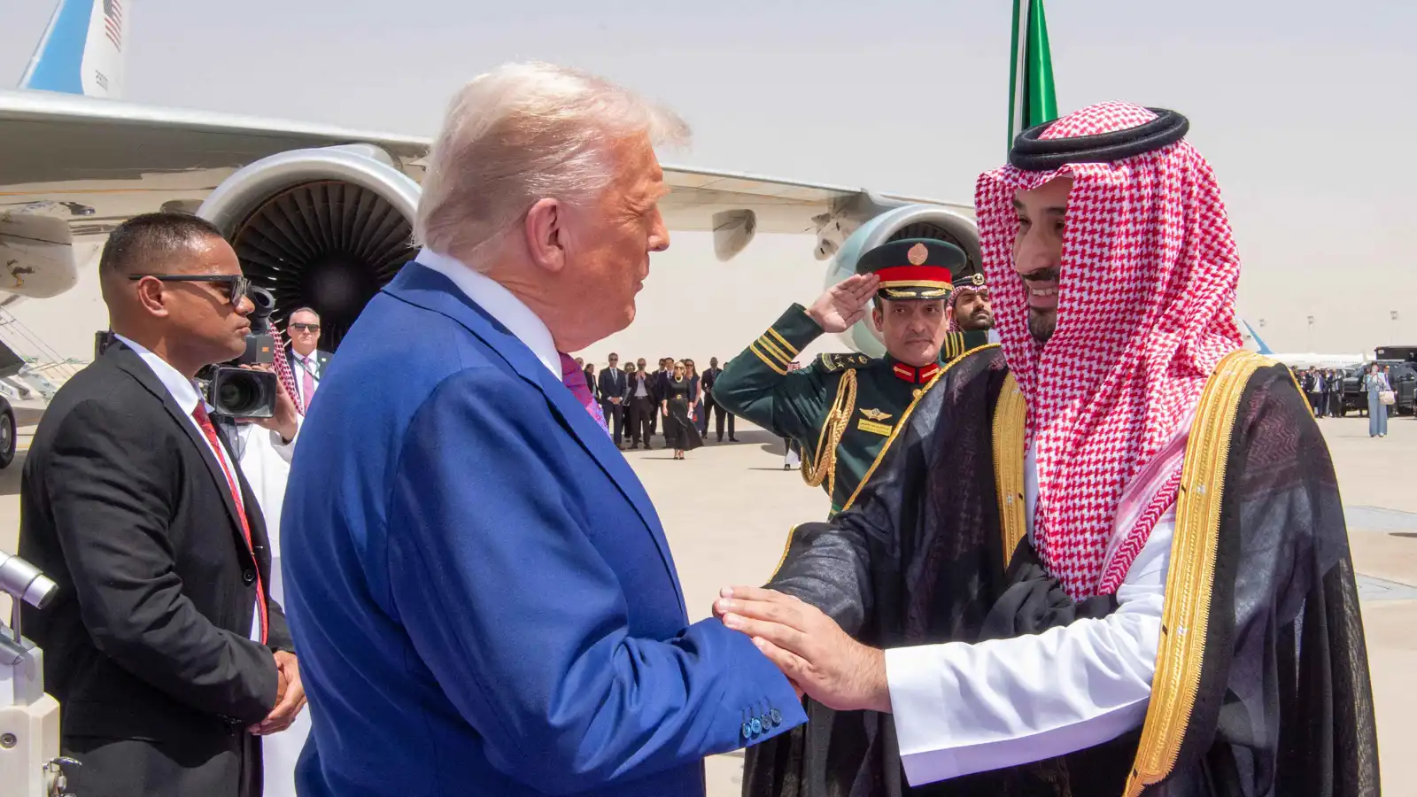 ترامب يعلن عزمه بيع مقاتلات إف-35 للسعودية