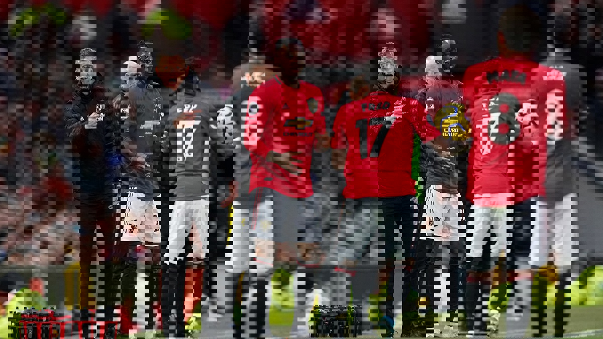 جماهير ليفربول تجهز استقبالا عدائيا للاعبي مانشستر يونايتد قبل قمة الدوري الإنجليزي