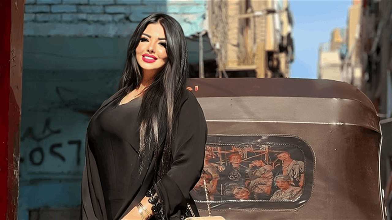 "فتاة العباية".. اعترافات صادمة للبلوغر المصرية هبة طارق