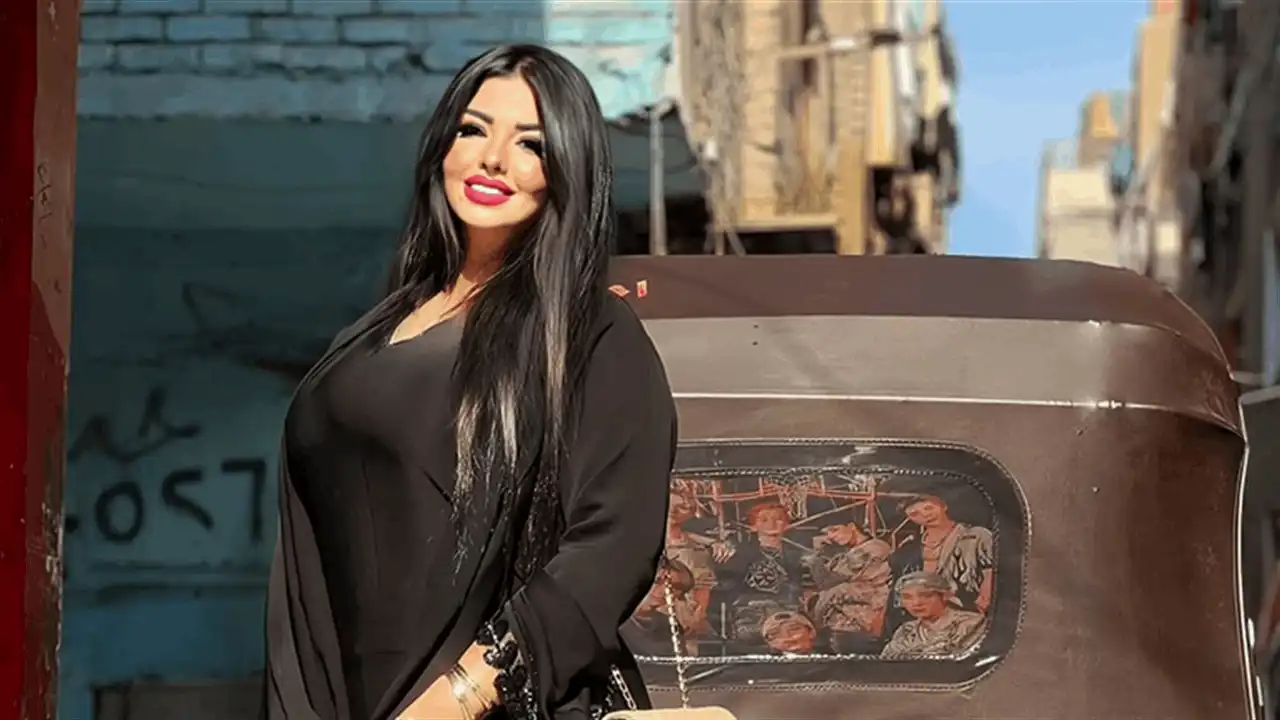 "فتاة العباية".. اعترافات صادمة للبلوغر المصرية هبة طارق