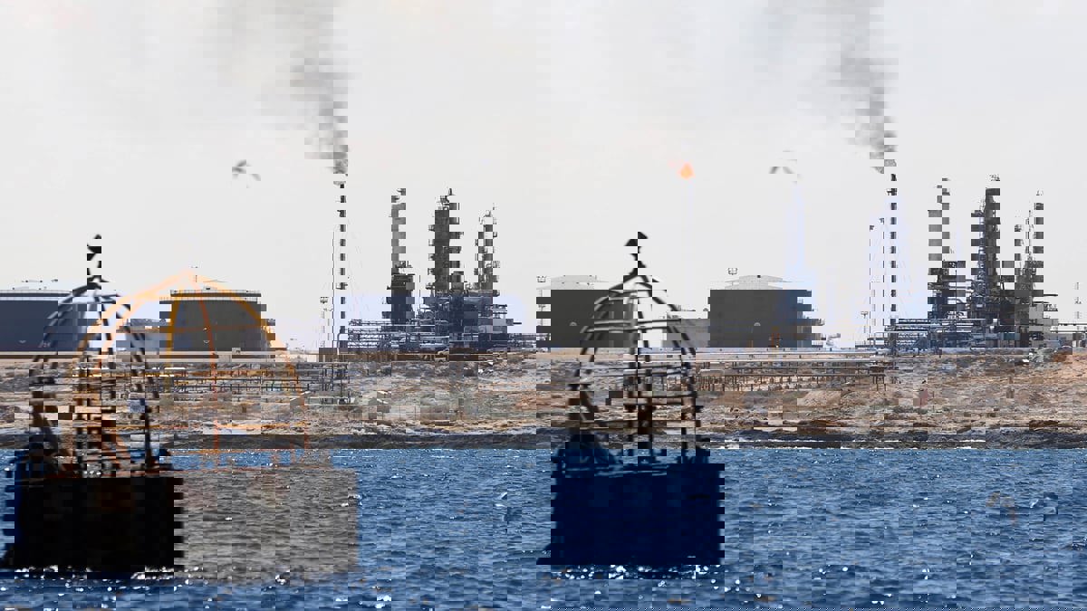 ليبيا.. "الوطنية للنفط" تحذر من "موجة إغلاقات مؤلمة" للموانئ