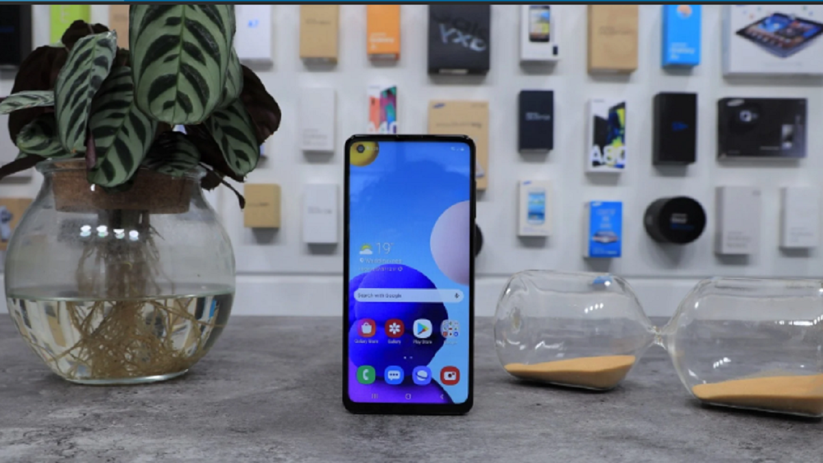 سامسونغ تكشف النقاب عن أرخص هواتف الجيل الخامس من غلاكسي