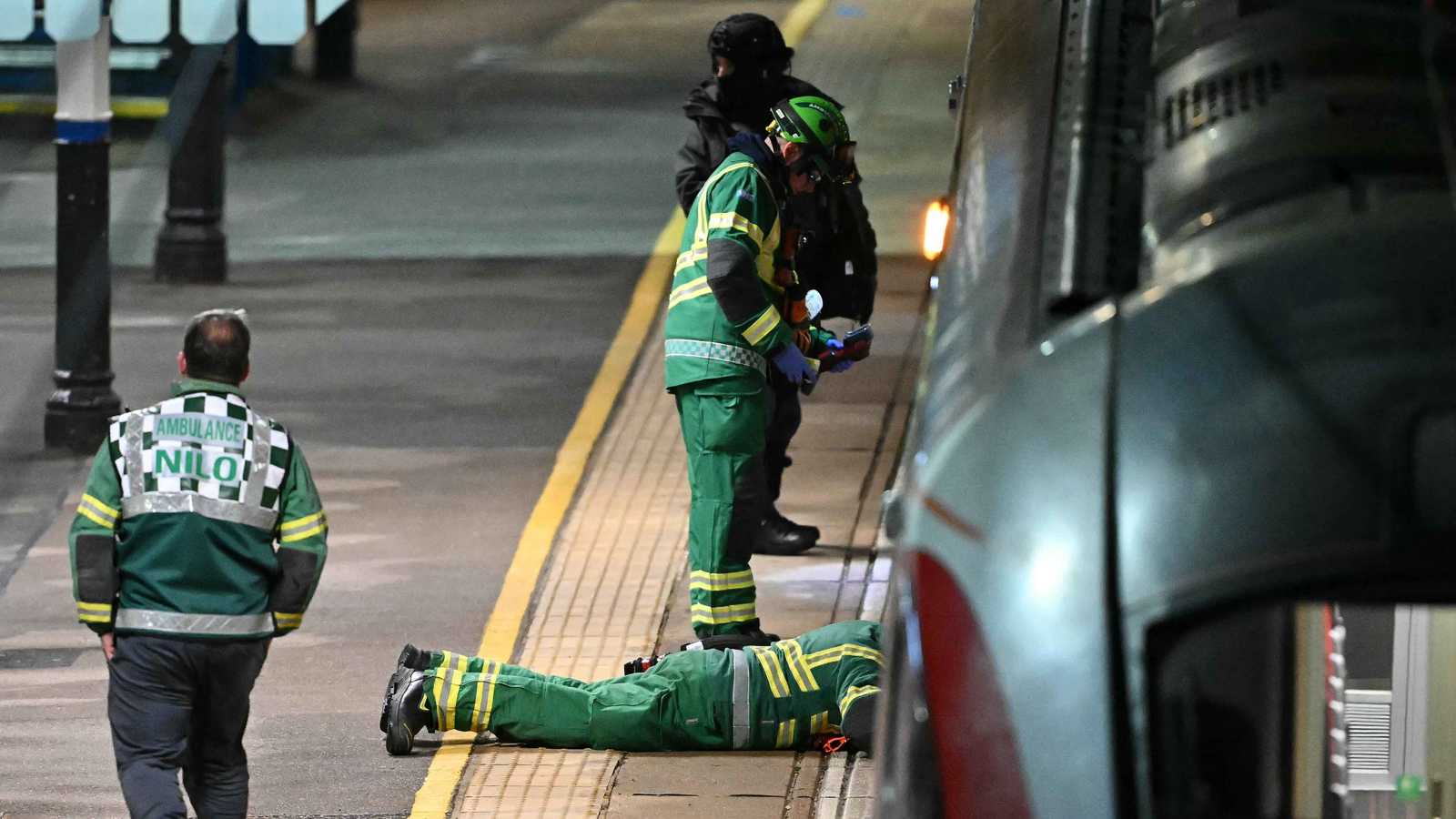 ليس إرهابياً.. تطورات مثيرة بشأن "هجوم القطار" في بريطانيا