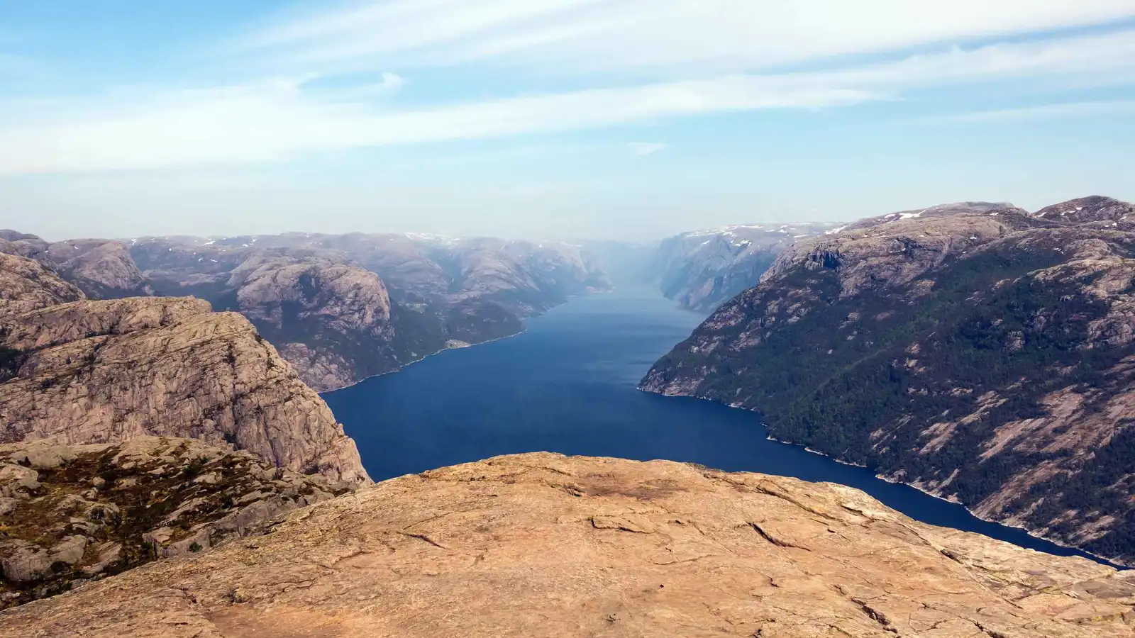 إدانة طبيب حاول قتل زوجته بطريقة غريبة