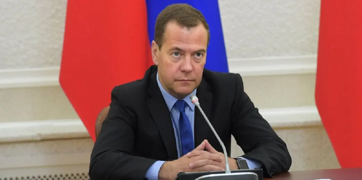 البرلمان الروسي يقر تعيين ميدفيديف رئيسًا للوزراء