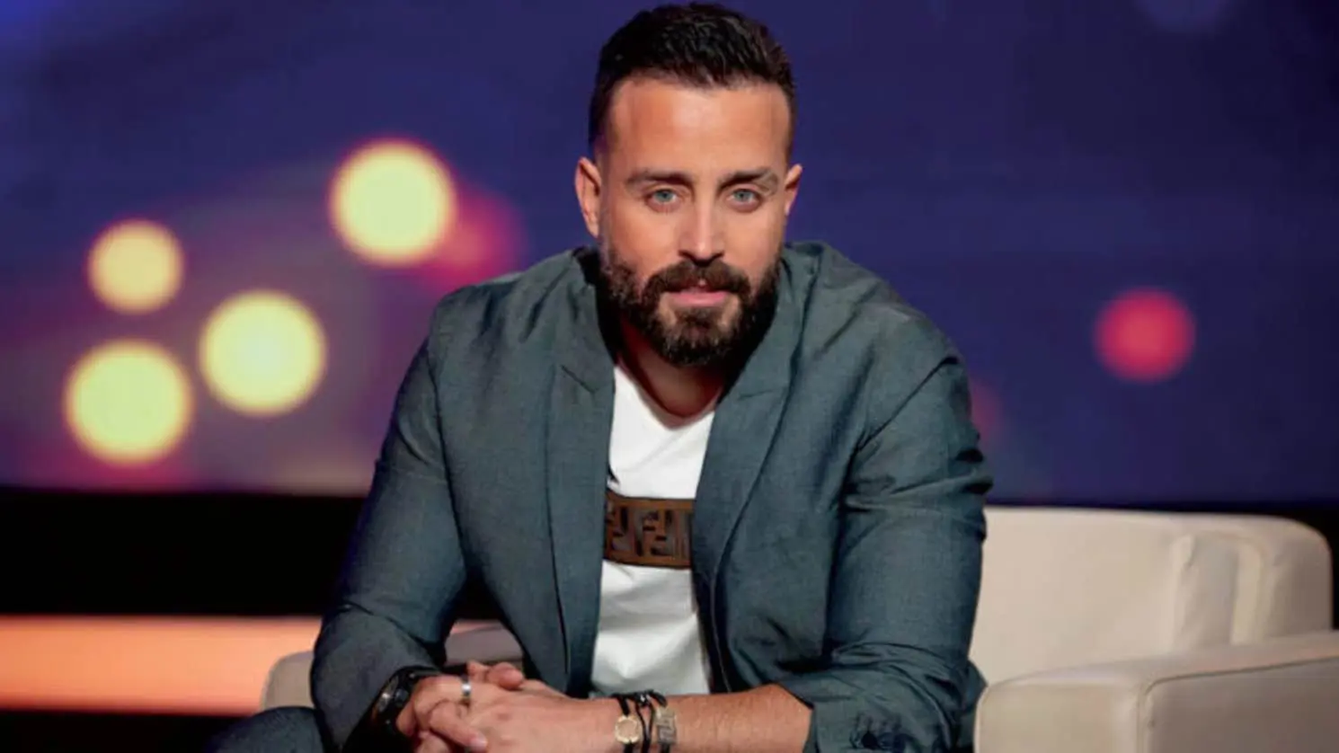 "الرجل العربي خائن بطبعه".. سعد رمضان يتراجع عن تصريحه