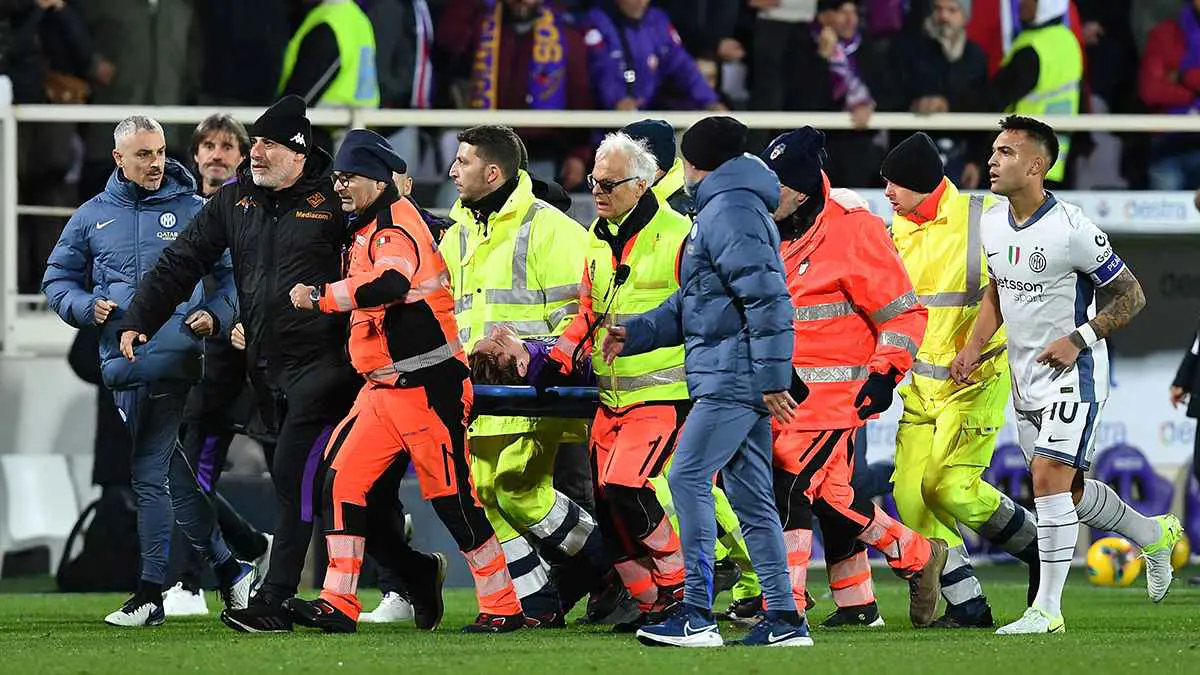 فيديو يظهر لحظة انهيار إدواردو بوف لاعب فيورنتينا في الملعب (شاهد)
