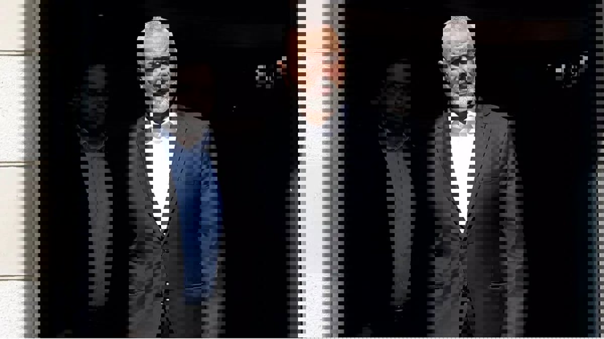 هنية يغادر القاهرة بعد لقاءات مع عباس كامل 