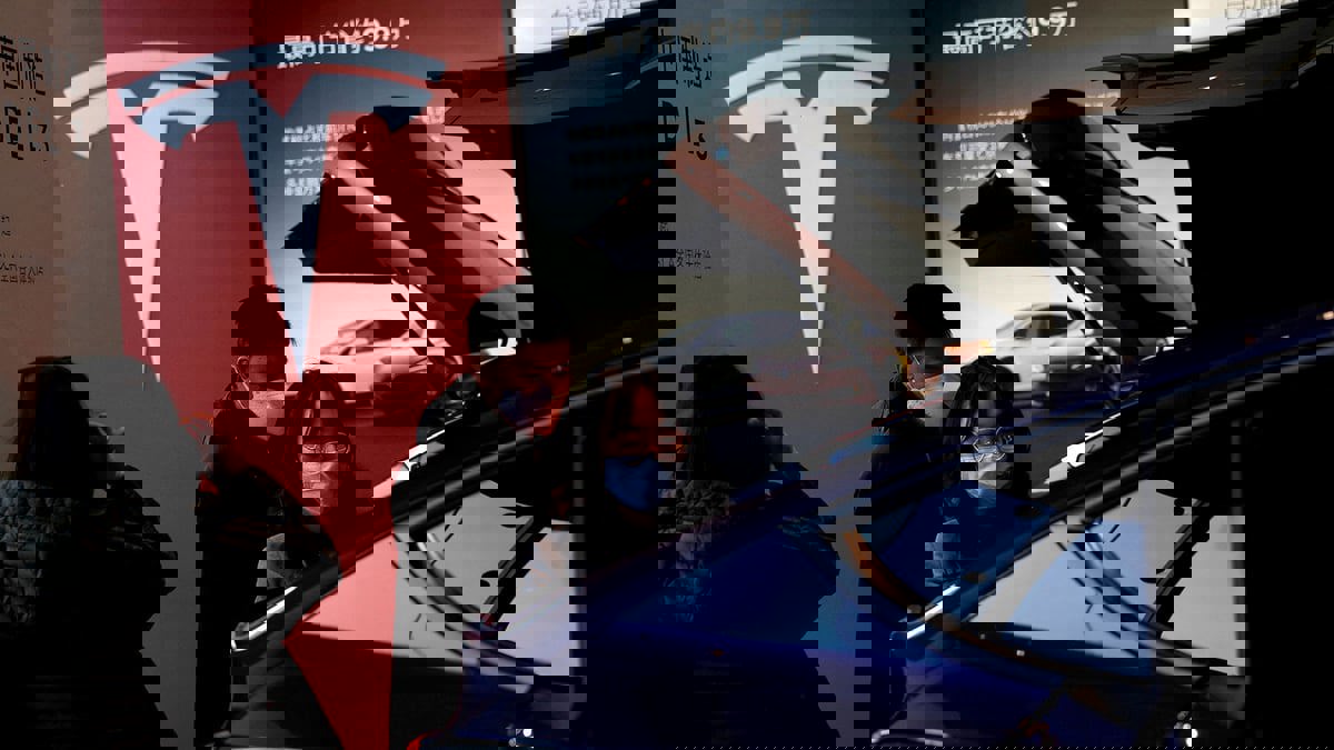 تسلا تتعاون مع الشرطة الصينية في تحقيق حول حادث تصادم دموي