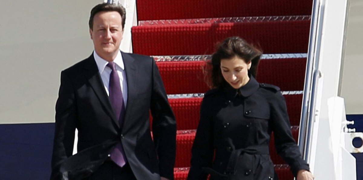 رئيس الوزراء البريطاني يسافر على متن رحلة منخفضة التكاليف