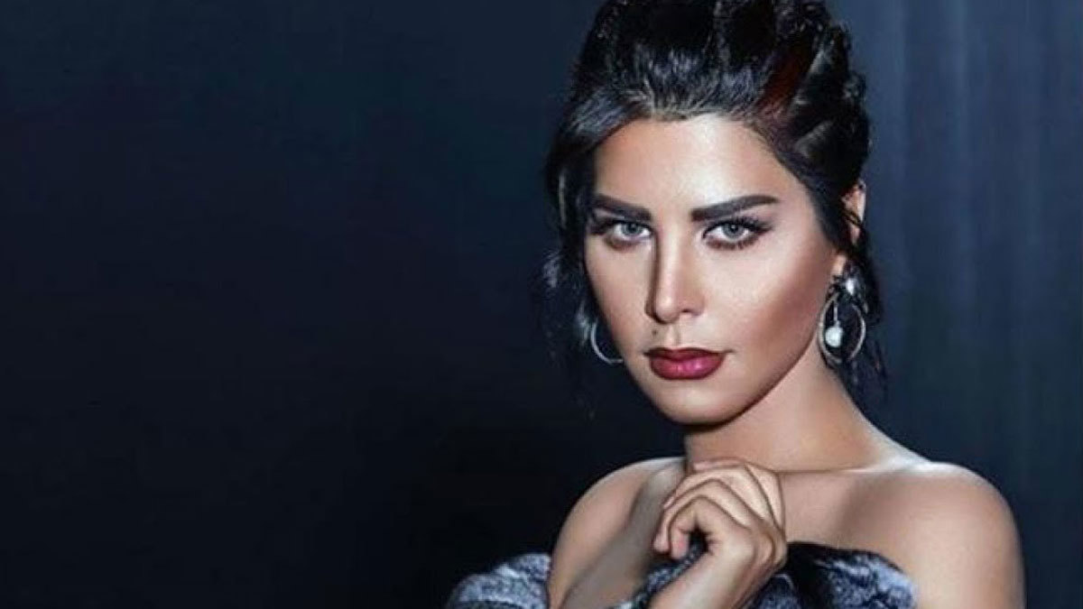 شمس الكويتية تهاجم مذيع BBC بسبب "الحذاء الذهبي" 