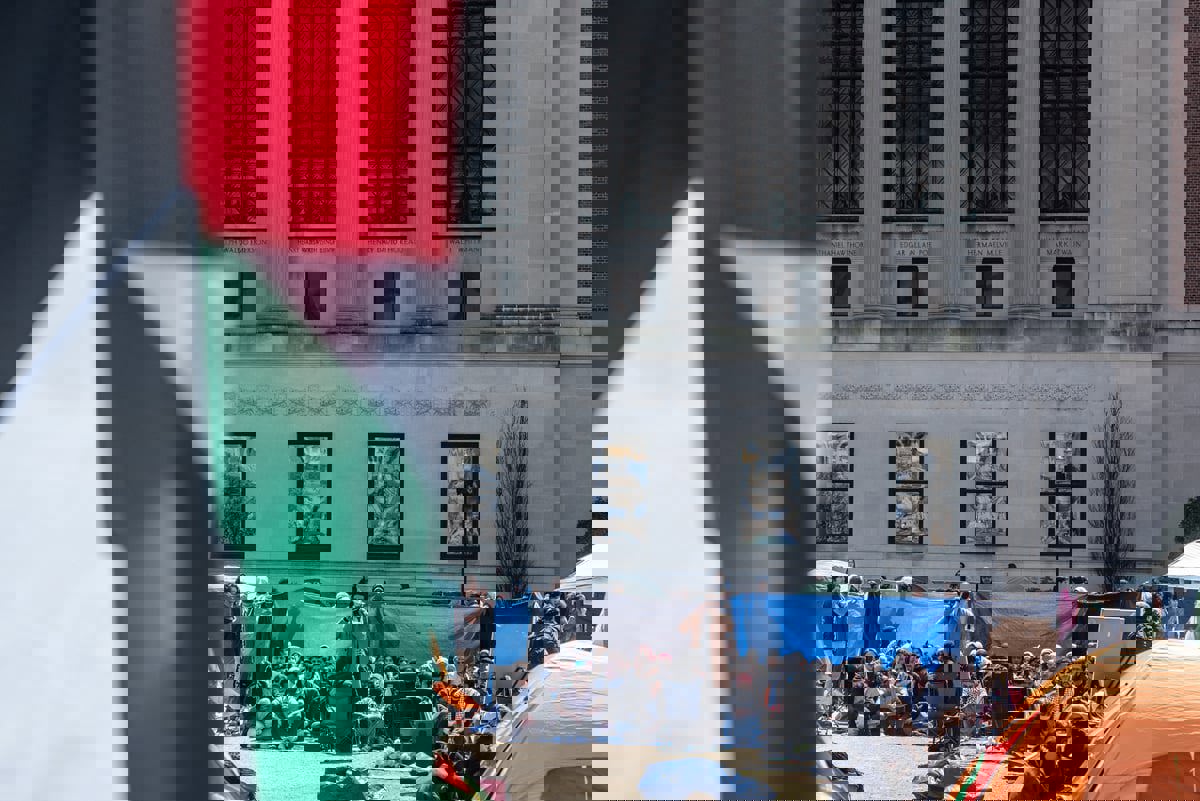 نيويورك تايمز: صراع الديمقراطيين والجمهوريين غذّى المظاهرات الجامعية