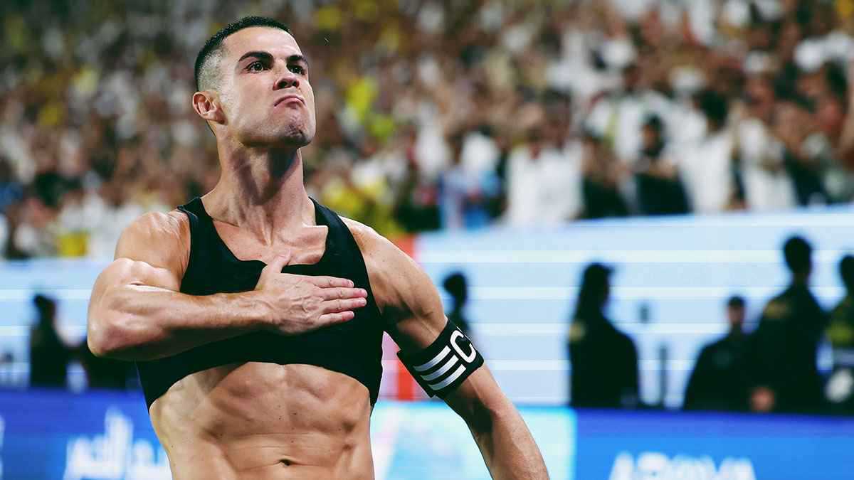 30 أكتوبر 2013.. كريستيانو رونالدو يزلزل عرش رئيس الفيفا بتغريدة نارية (صورة)