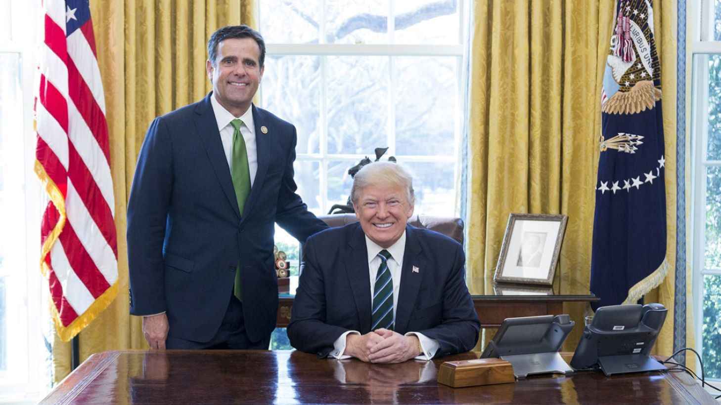 مؤرخ سي أي إيه: ترامب وضع الأمن القومي بأيدي "الحمقى"