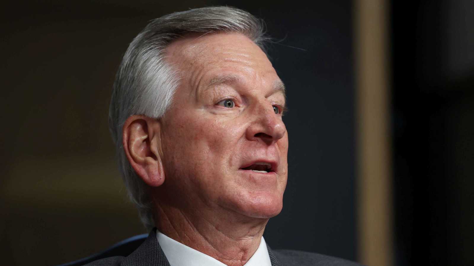 سيناتور أمريكي: "المتطرفون" هم سبب مرض ترامب