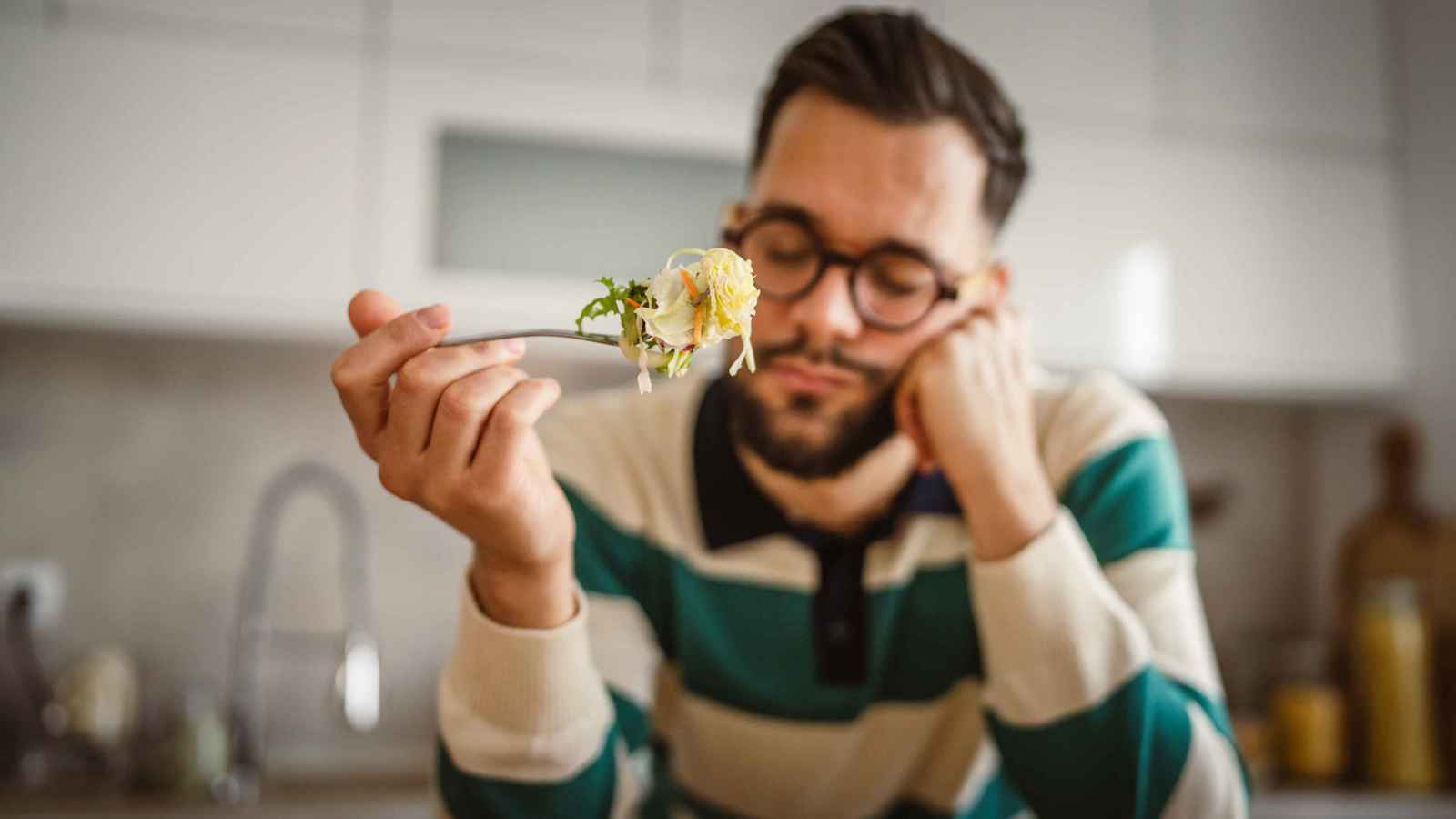 تقليل السعرات الحرارية يسرق منك السعادة