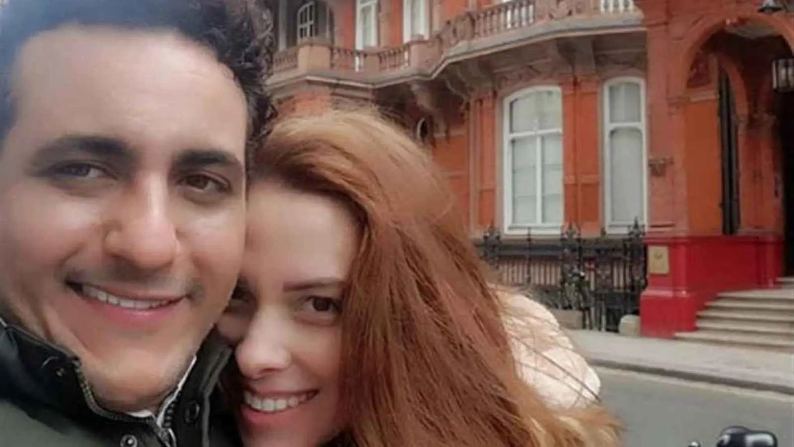 زوجة محمد رحيم تقاضي هؤلاء.. ما السبب؟ (صورة)