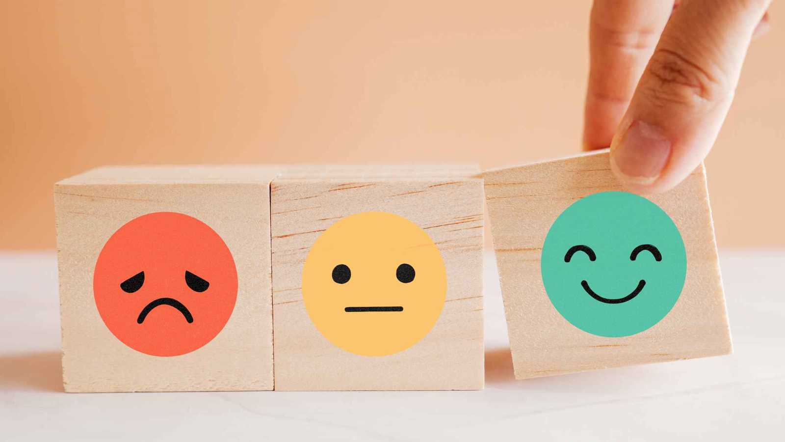 التفاؤل في تفسير المشاعر قد يكشف عن تدهور إدراكي مبكر