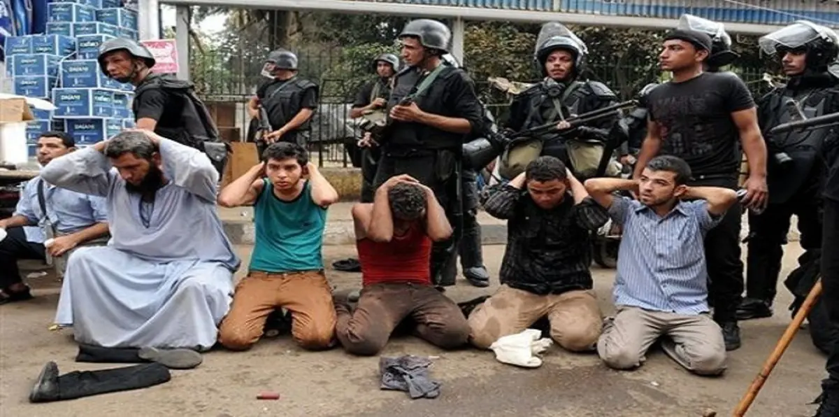 السلطات المصرية تعتقل 17 من قيادات الإخوان المسلمين