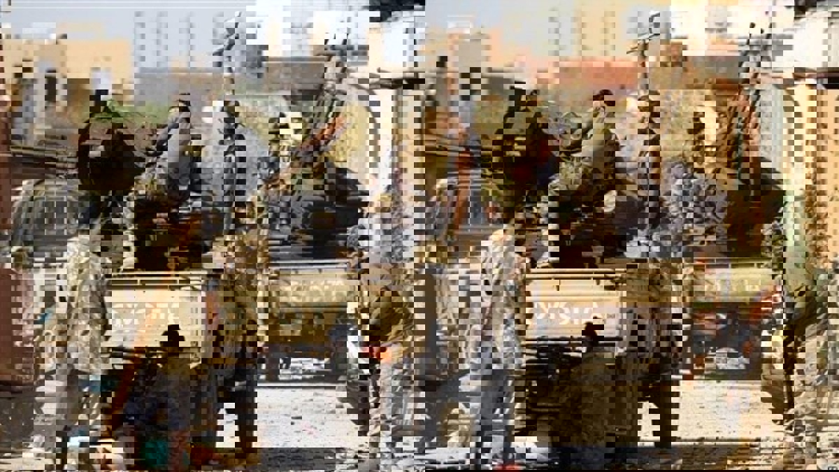 ليبيا.. توتر في طرابلس بعد أنباء عن محاولة تهريب رموز بنظام القذافي 