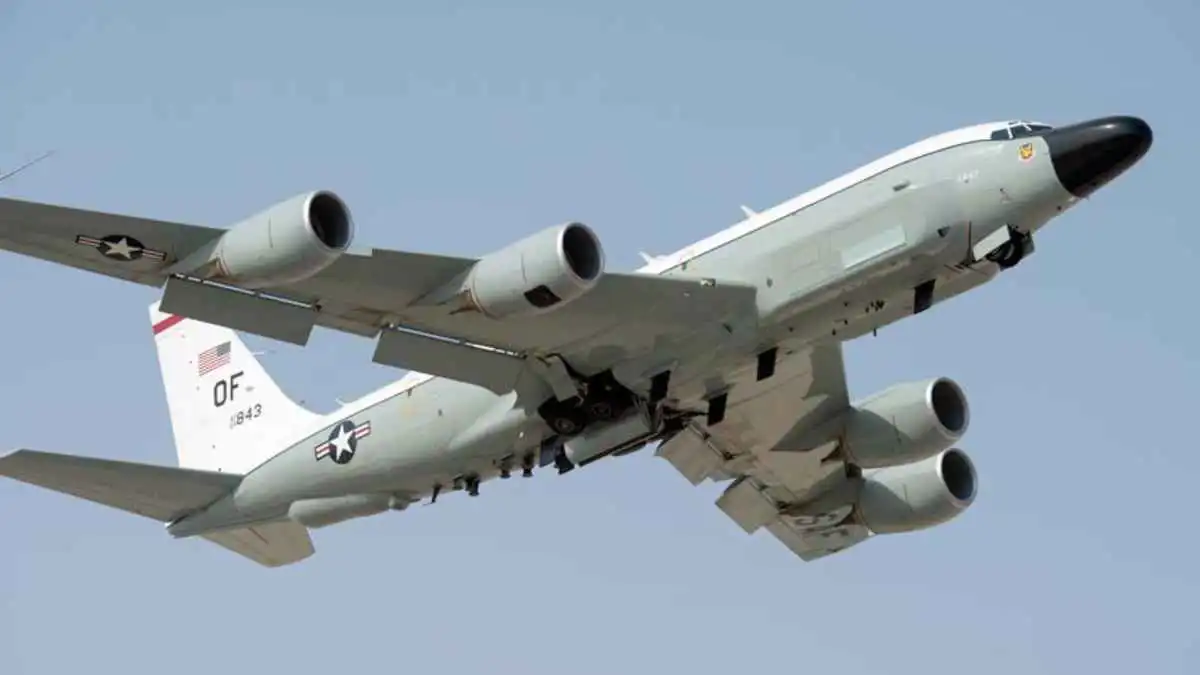 طائرة RC‑135.. عين الاستخبارات الأمريكية ترقب العالم