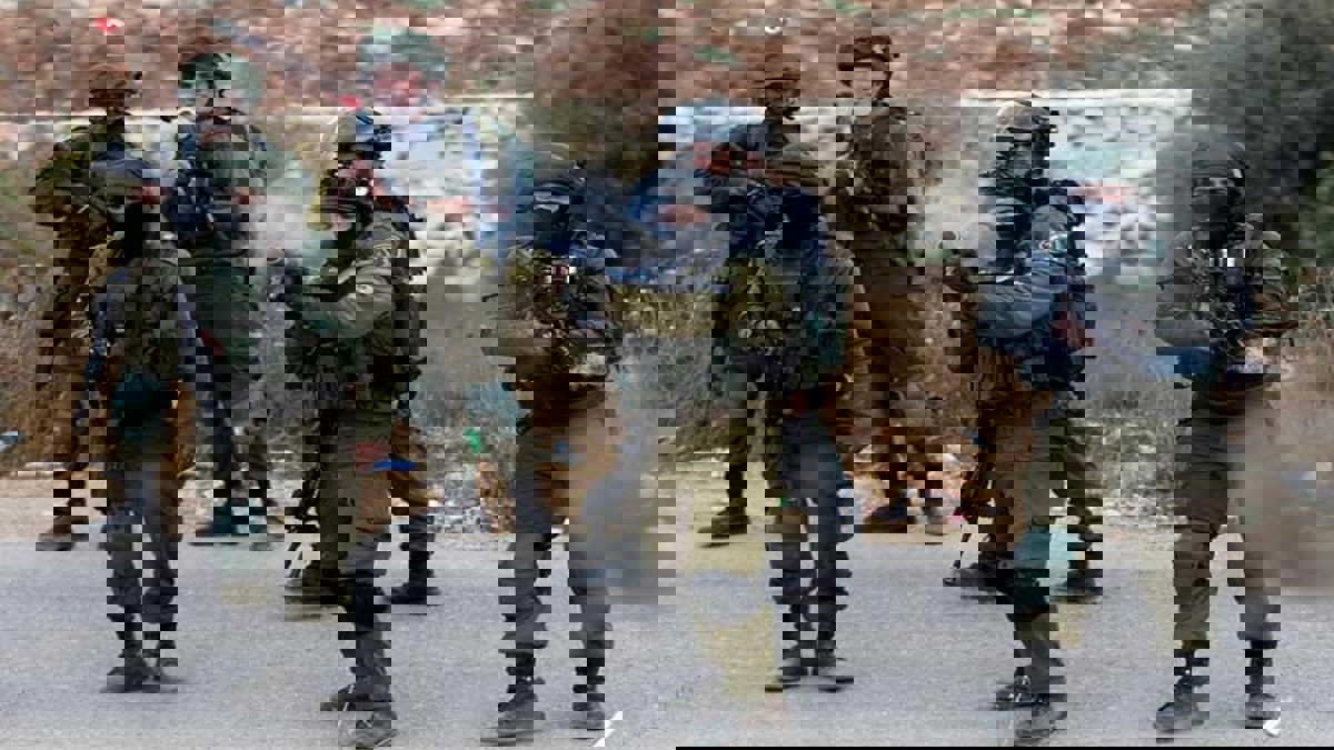 استشهاد فلسطيني قرب باب الأسباط بالقدس بزعم طعنه ضابطا إسرائيليا (فيديو)