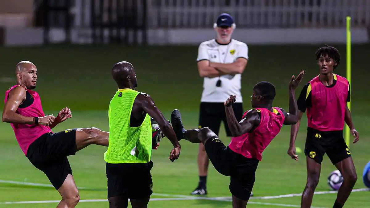 بينهم الأهلي المصري.. أكبر 5 خاسرين برحيل بلان عن الاتحاد السعودي