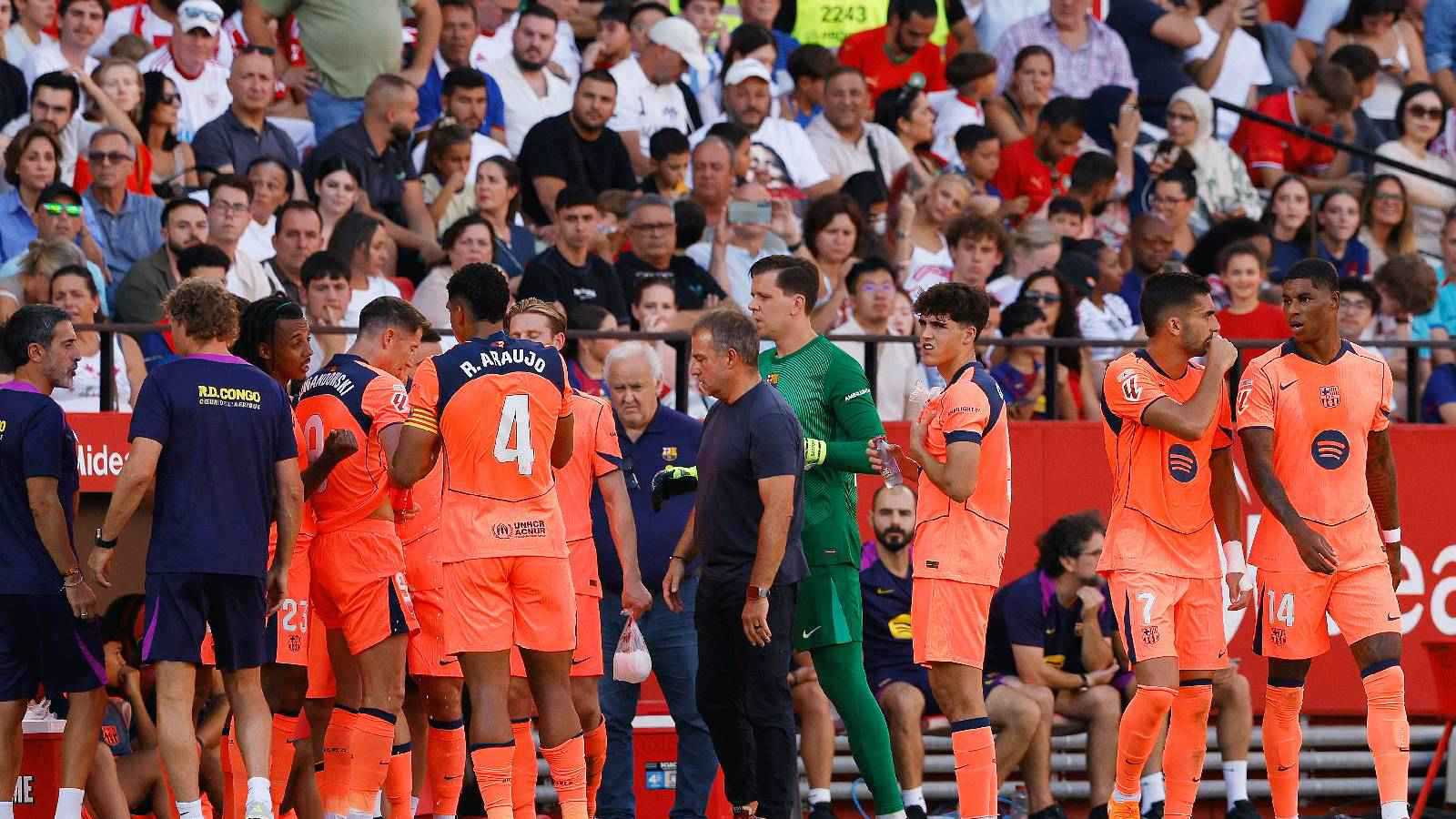 أحدهم 3 من 10.. تقييم صادم لنجوم برشلونة بعد فضيحة إشبيلية