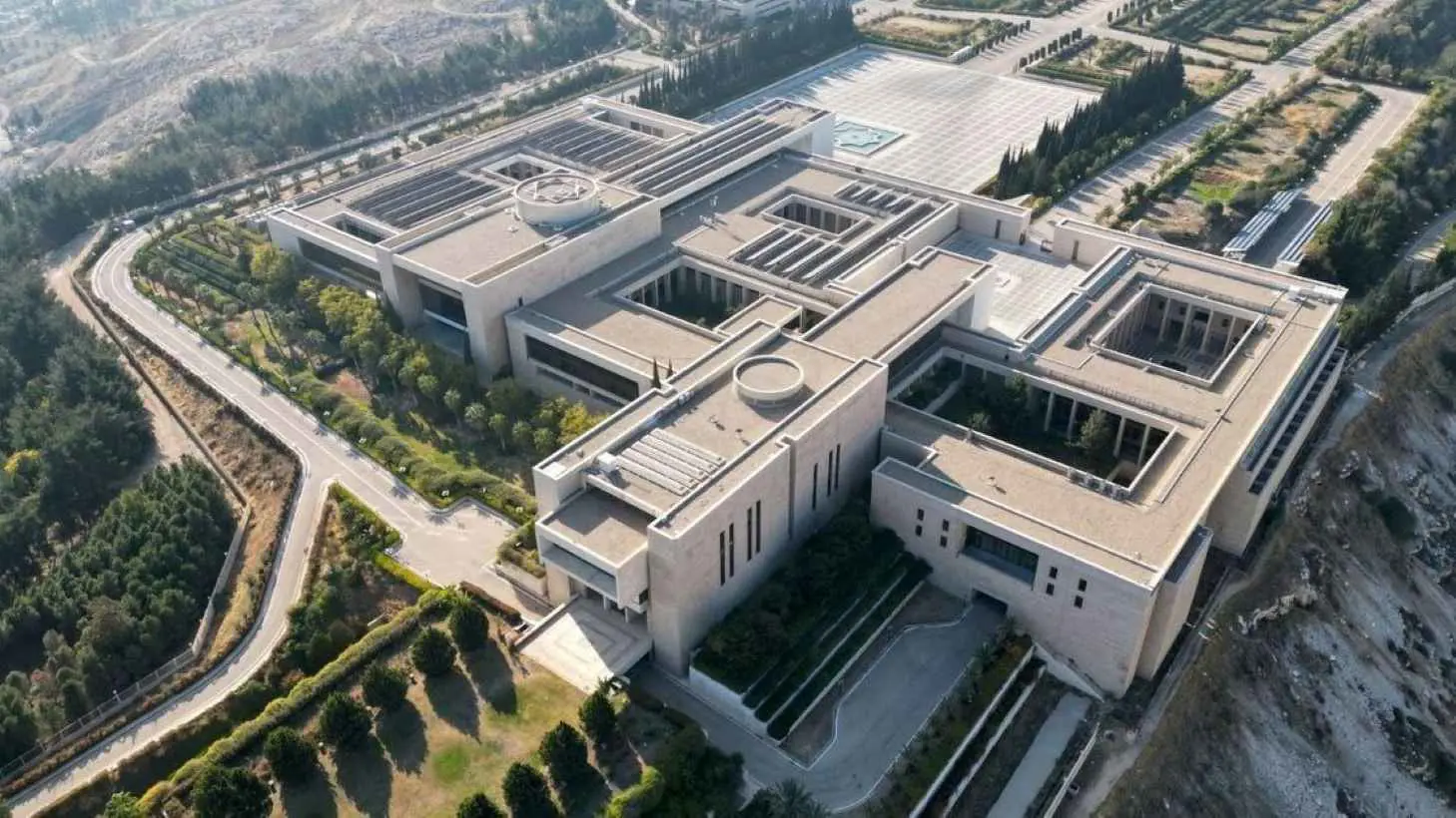 أكسيوس: الإدارة الأمريكية طلبت من إسرائيل وقف هجماتها على سوريا