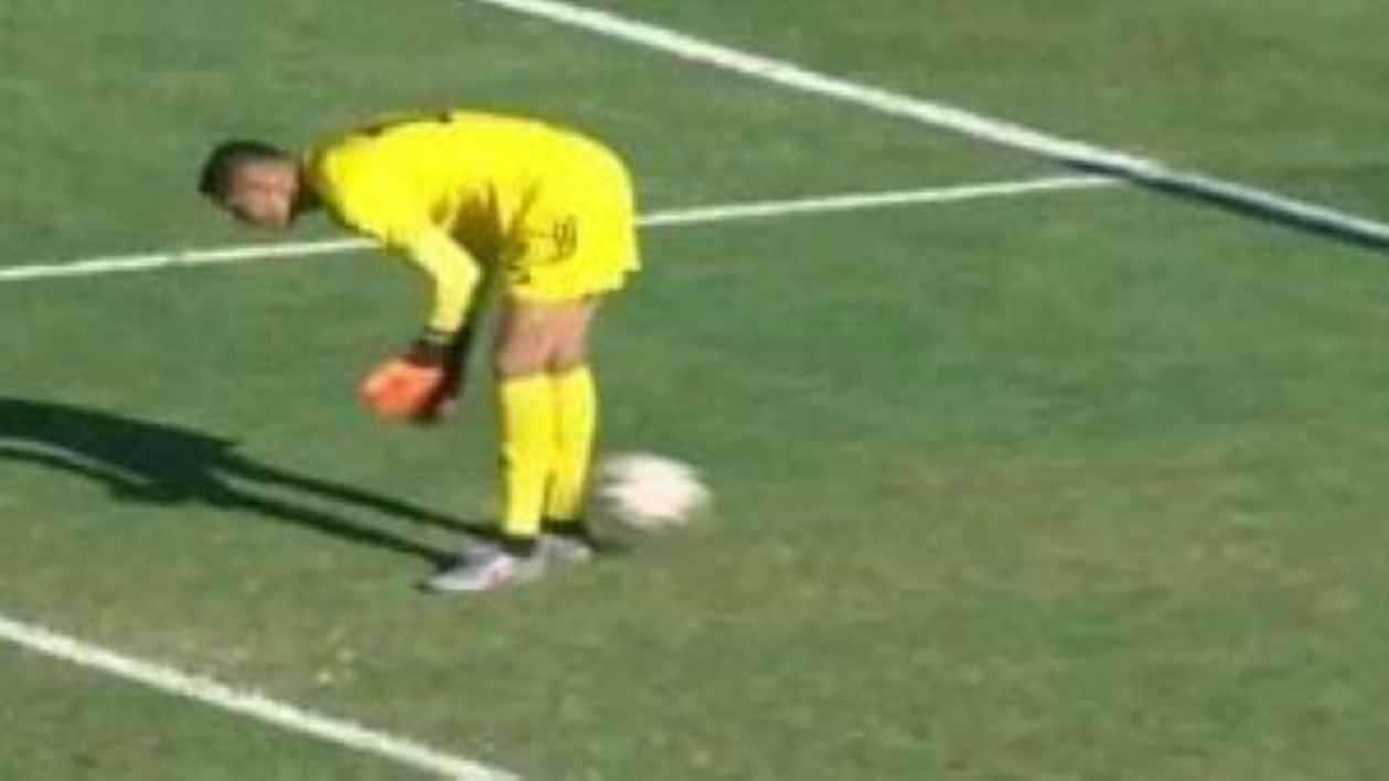 خطأ كارثي للحارس مراد الوحيشي يتسبب في خروج ليبيا من تصفيات المونديال (فيديو)