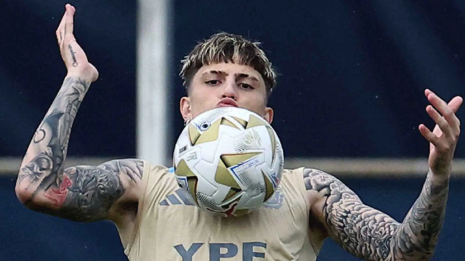 غارناتشو يرد على اتهامات تجاهل ميسي بعد الإصابة في نهائي كوبا أمريكا 2024 (صورة)